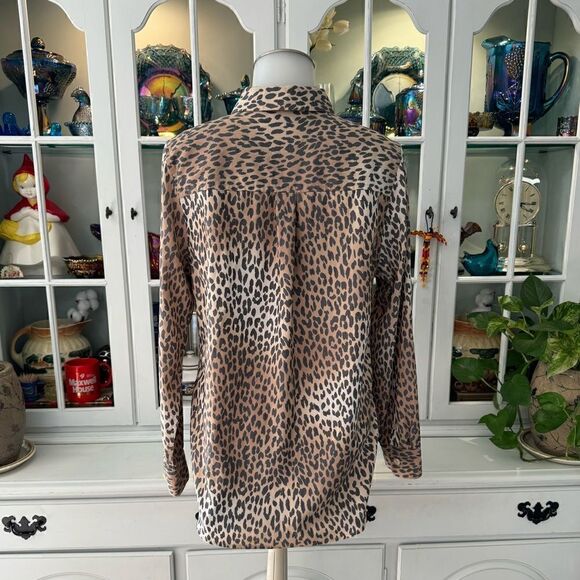 Chico’s Super Soft Animal Print Shirt Size Small - Picture 7 of 12